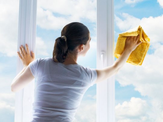 The ultimate guide to cleaning windows streak-free: expert tips and techniques